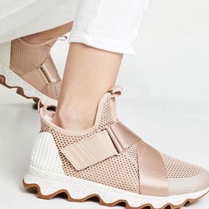 Sorel kinetic sneak sneakers